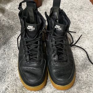 2017
SF Air Force 1 Mid 'Black Gum